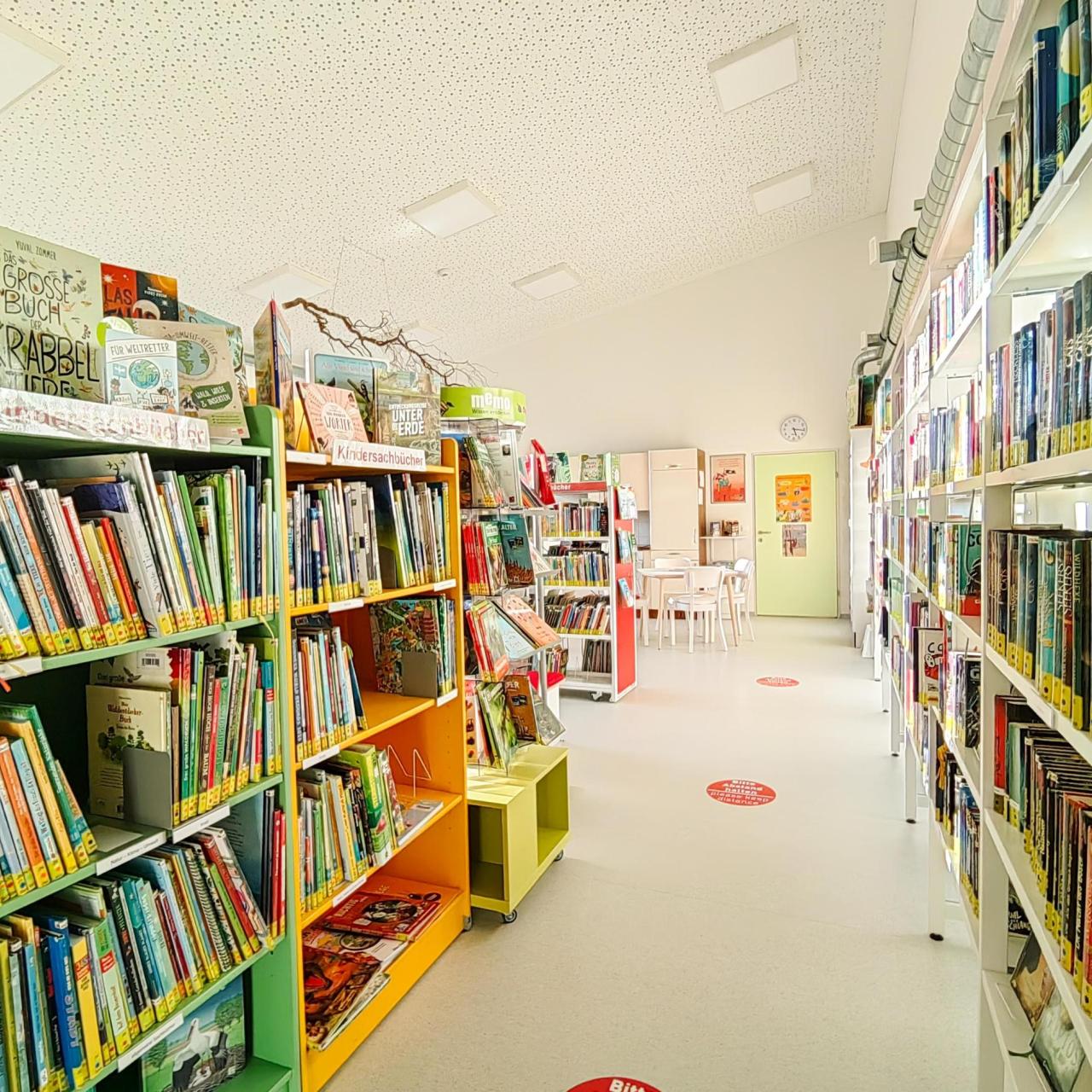 Sachbücher in der Bücherei Litzelsdorf