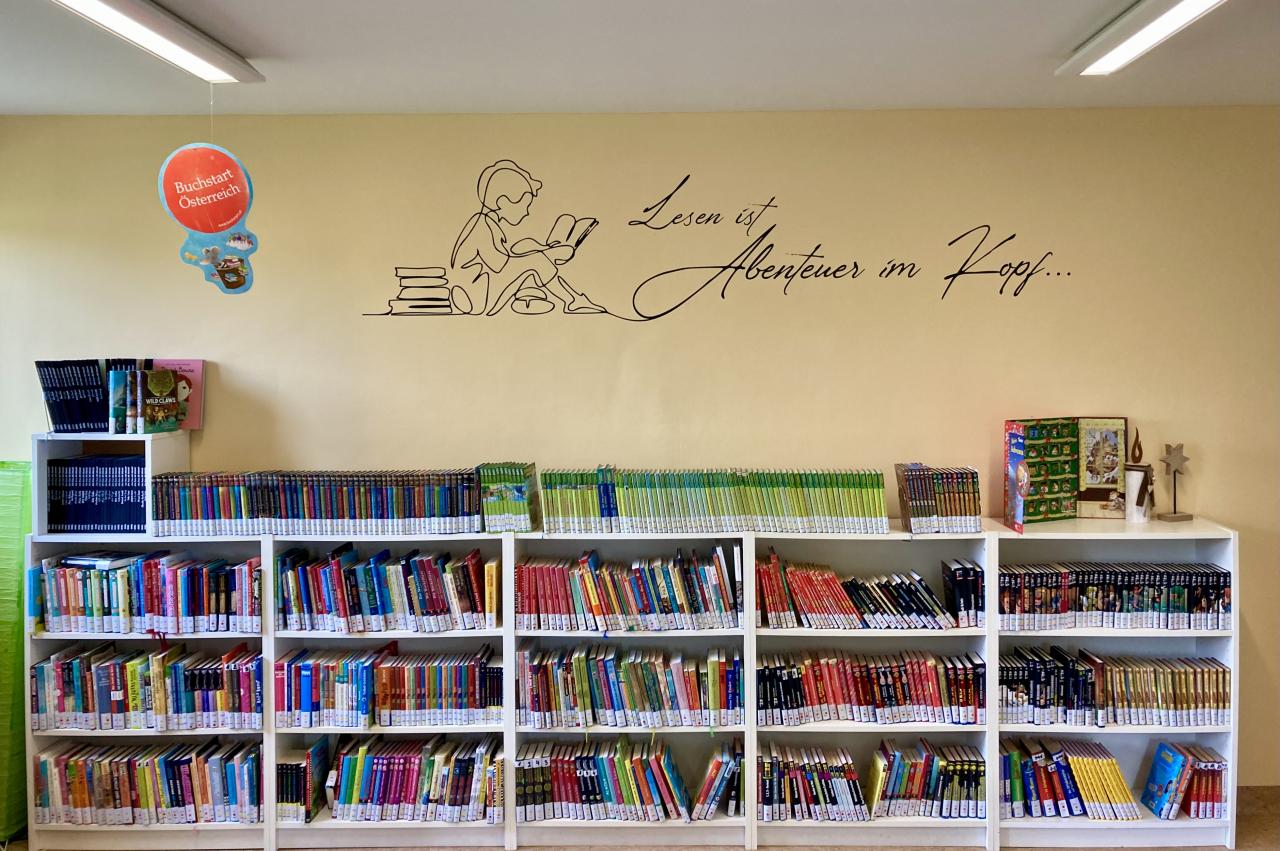 Bücherei Jennersdorf, Kinderbücher, Wandtattoo